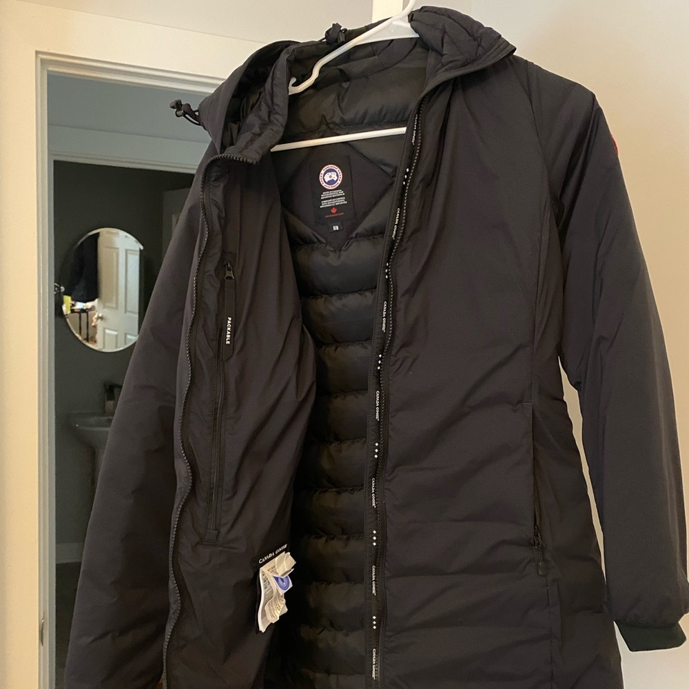 Black Canada Goose jacket - womens Camp Holden Down Jacket - Matte Finish.